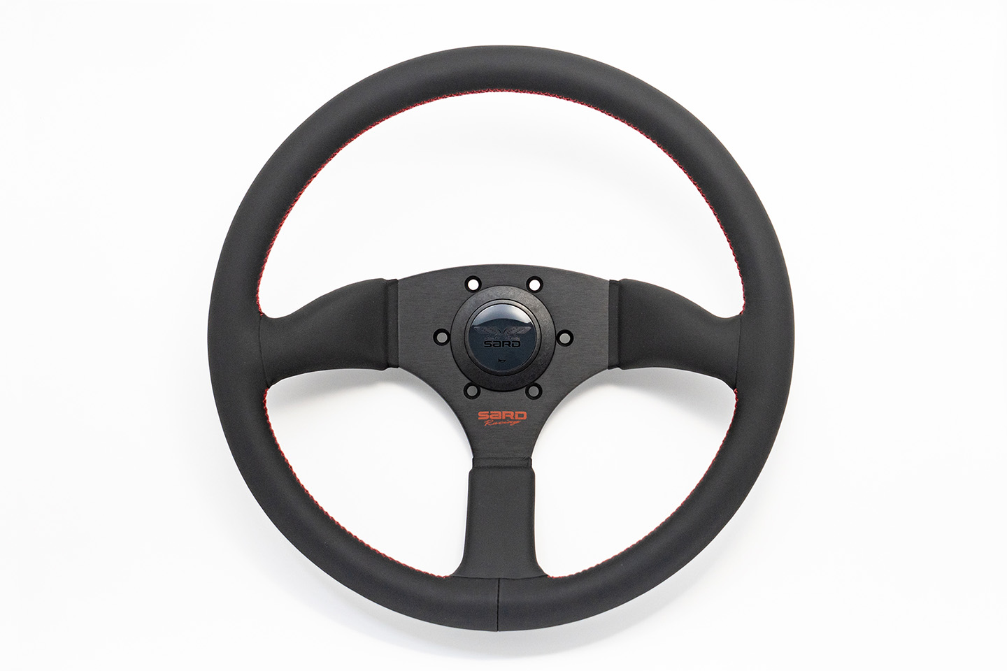 差し色がさりげなくスポーティさを演出！」名門サードが新作の