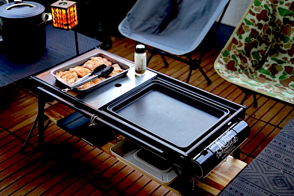 ラーテルワークス ウッドパネルテーブルと焼き上手さんαで焼き台