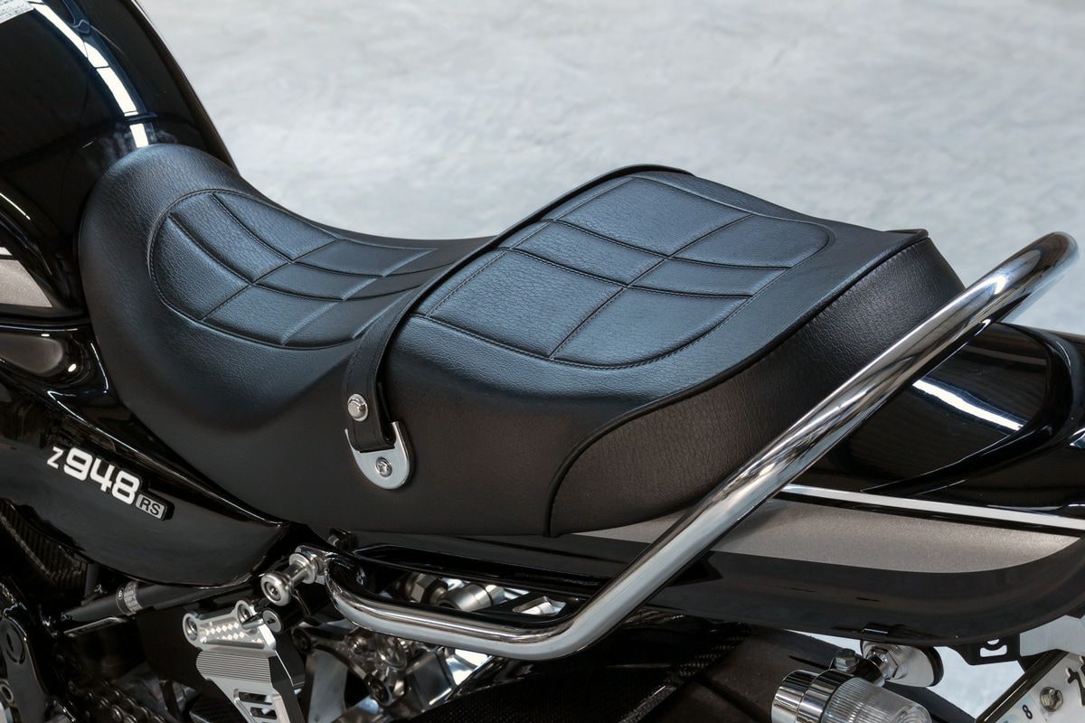 Z900RS/CAFE シート Z1/Z2タイプ GEL入り ベルト付属 ARCHI | バイク