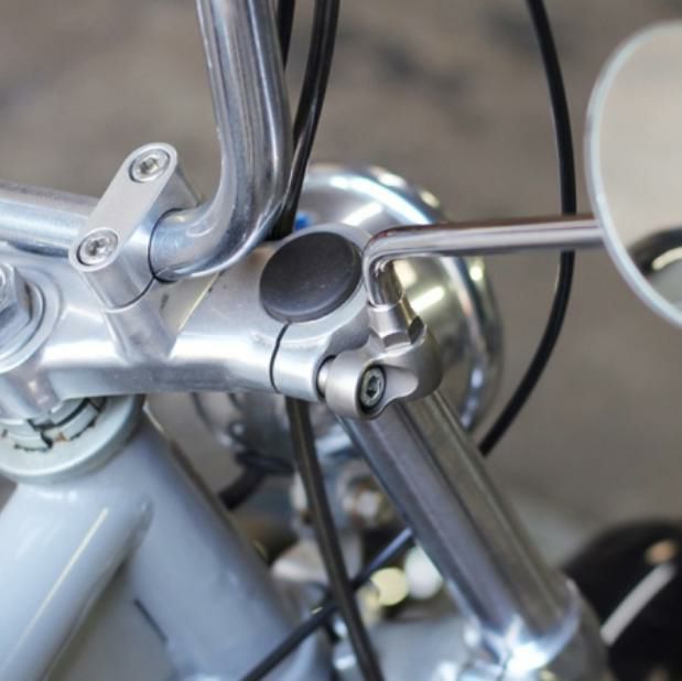 ヤマハ SR400/500 新型ニールックミラーブラケット モーターロック