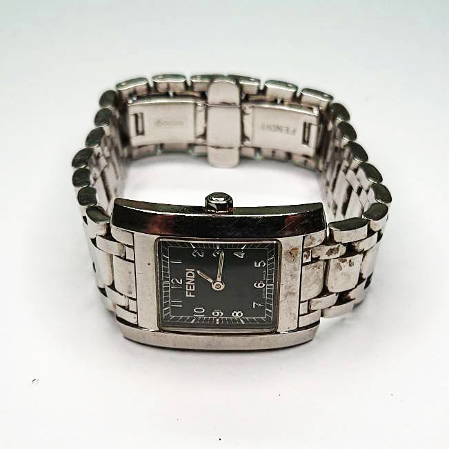 FENDI フェンデ オロロジィ 7000Lの電池交換