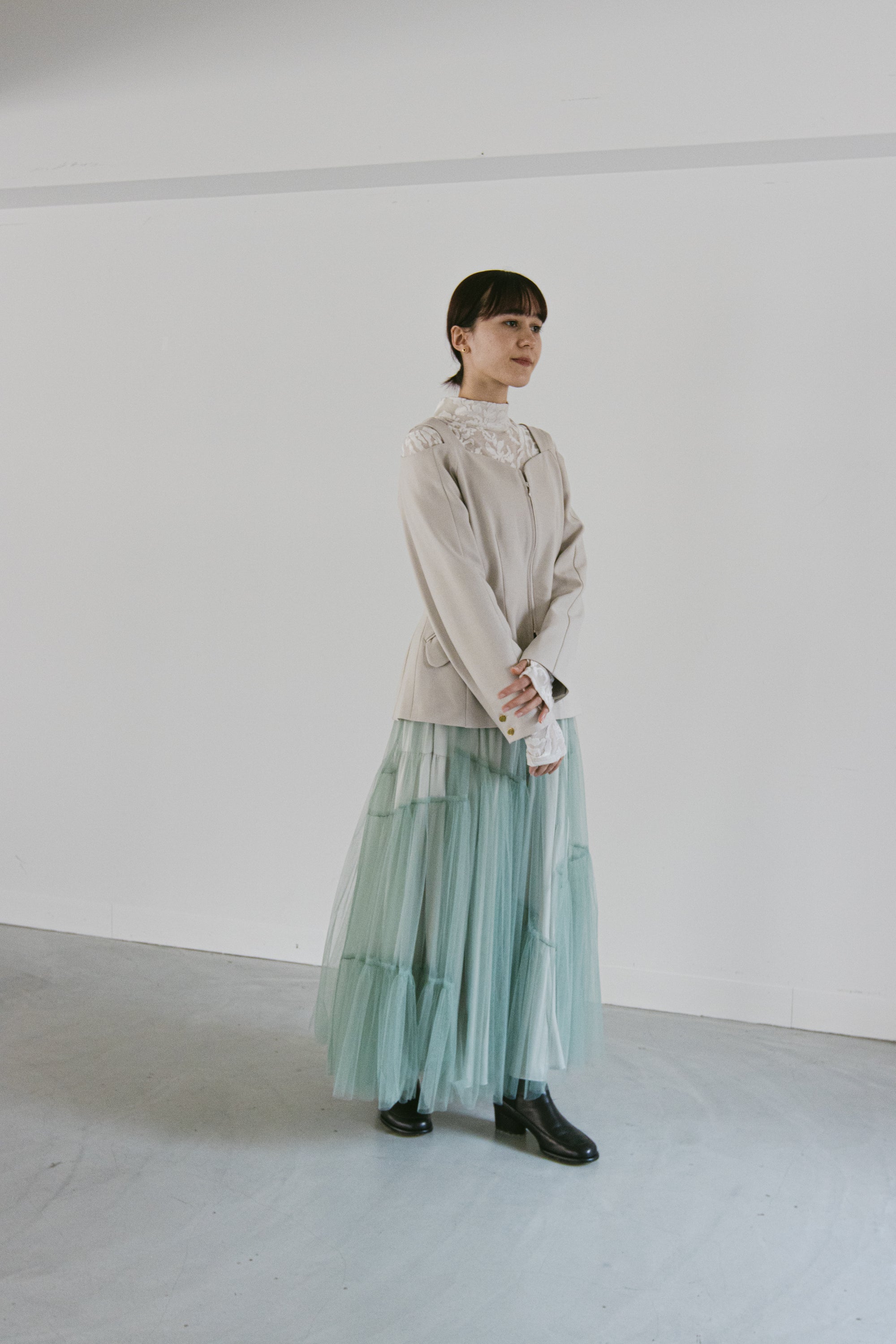 Melt off shoulder jacket (Ivory)