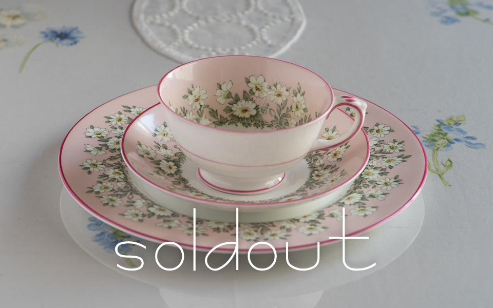 クラウンスタッフォードシャー ピンクのトリオ (Crown Staffordshire