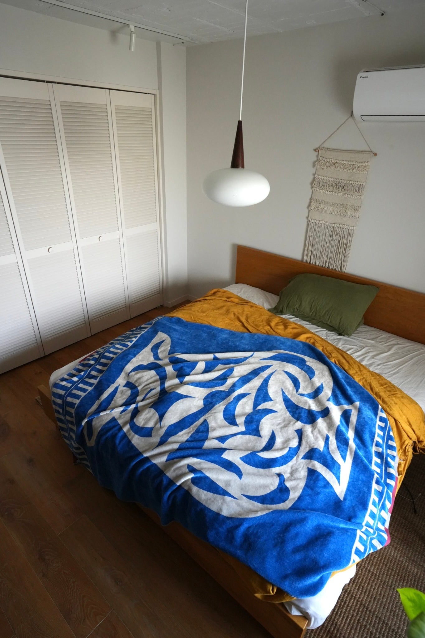 BED THROW BLANKET：Dancing flower – MYTONE