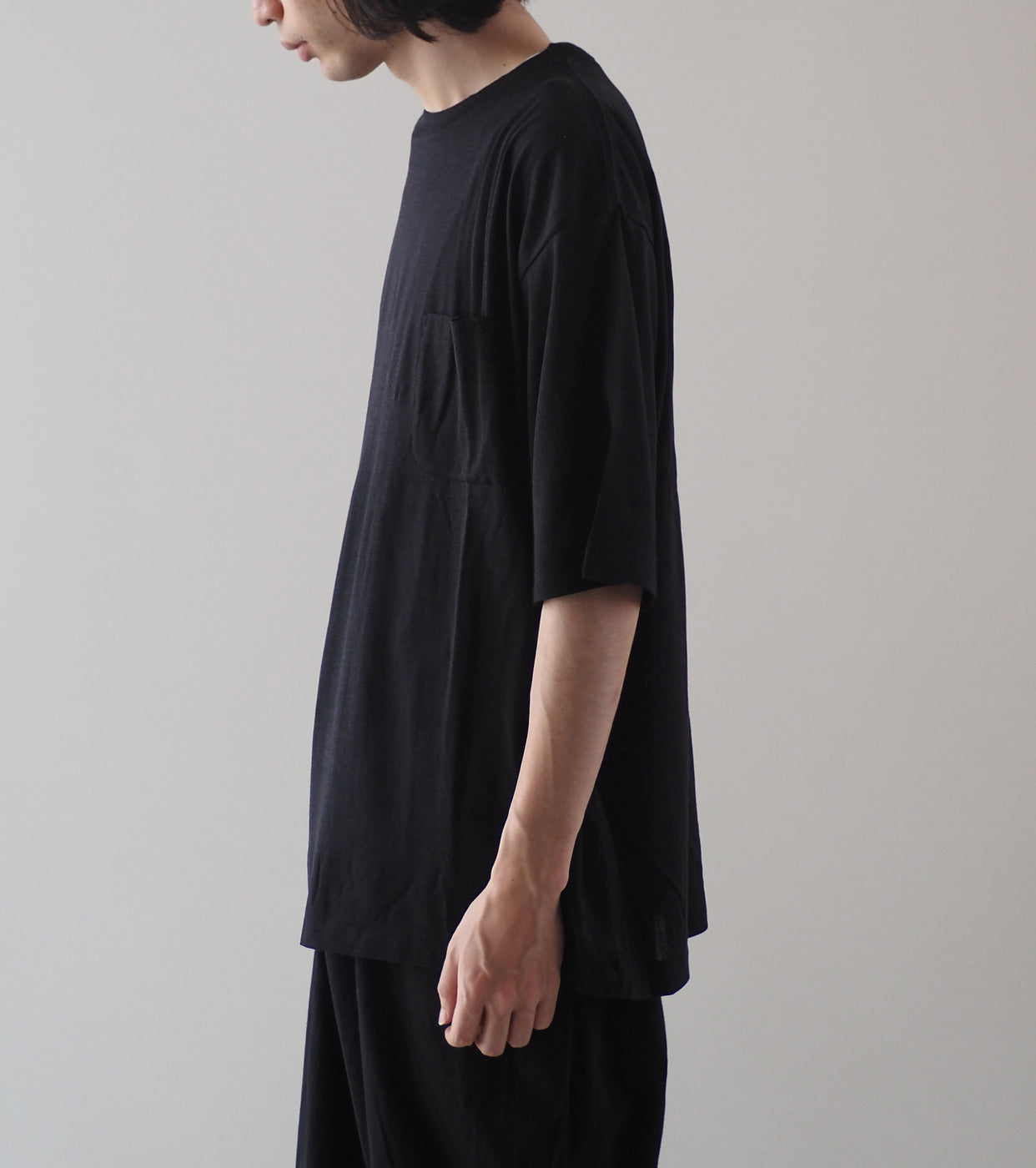 COMOLI サマーウール 半袖 Tシャツ , Charcoal – Navyblue