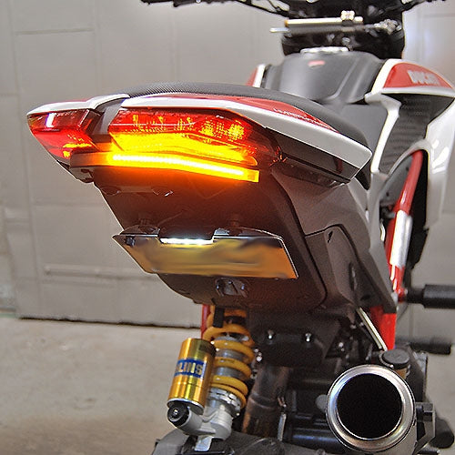 Ducati_Hypermotard_939_821_Fen