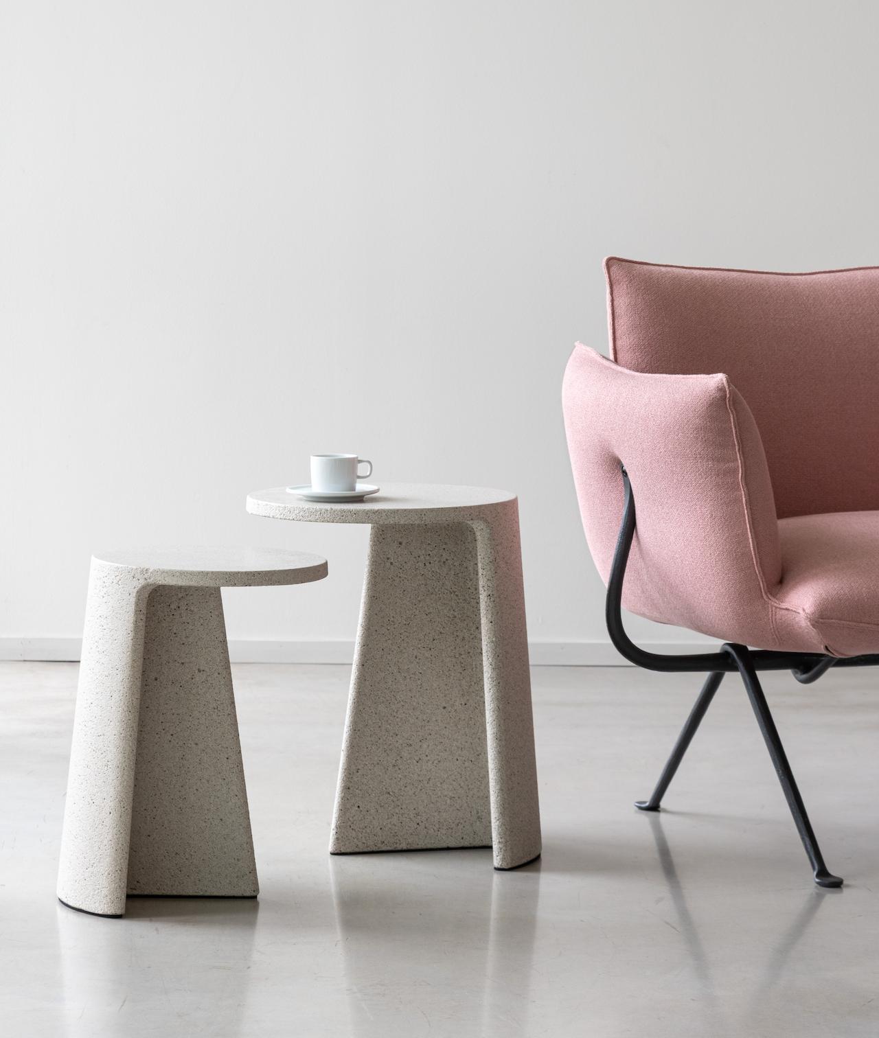 ハイセンスなサイドテーブルでくつろぎの時間を素敵に演出（T JAPAN