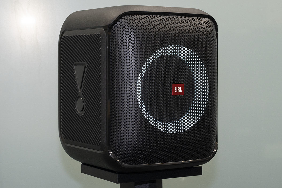 JBL、キューブ型重低音スピーカー「PartyBox Encore」。ポータブルPAに