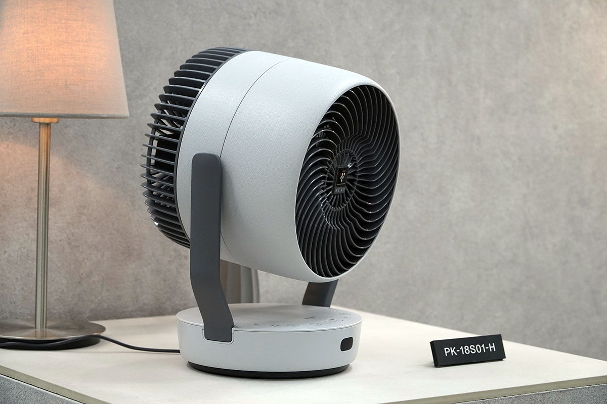 シャープ初のサーキュレータ登場。“フクロウの翼”にヒント、大風量と