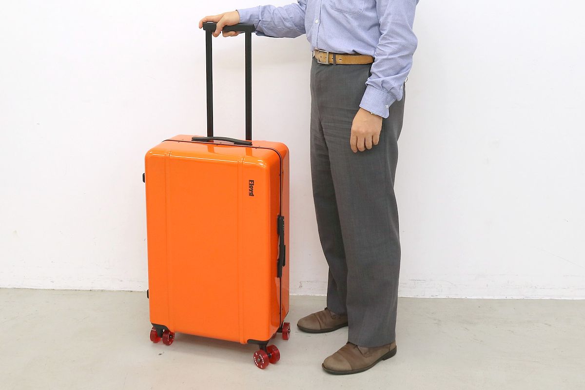 日本初上陸で話題、「Floyd」のスーツケースはビビッドカラーと