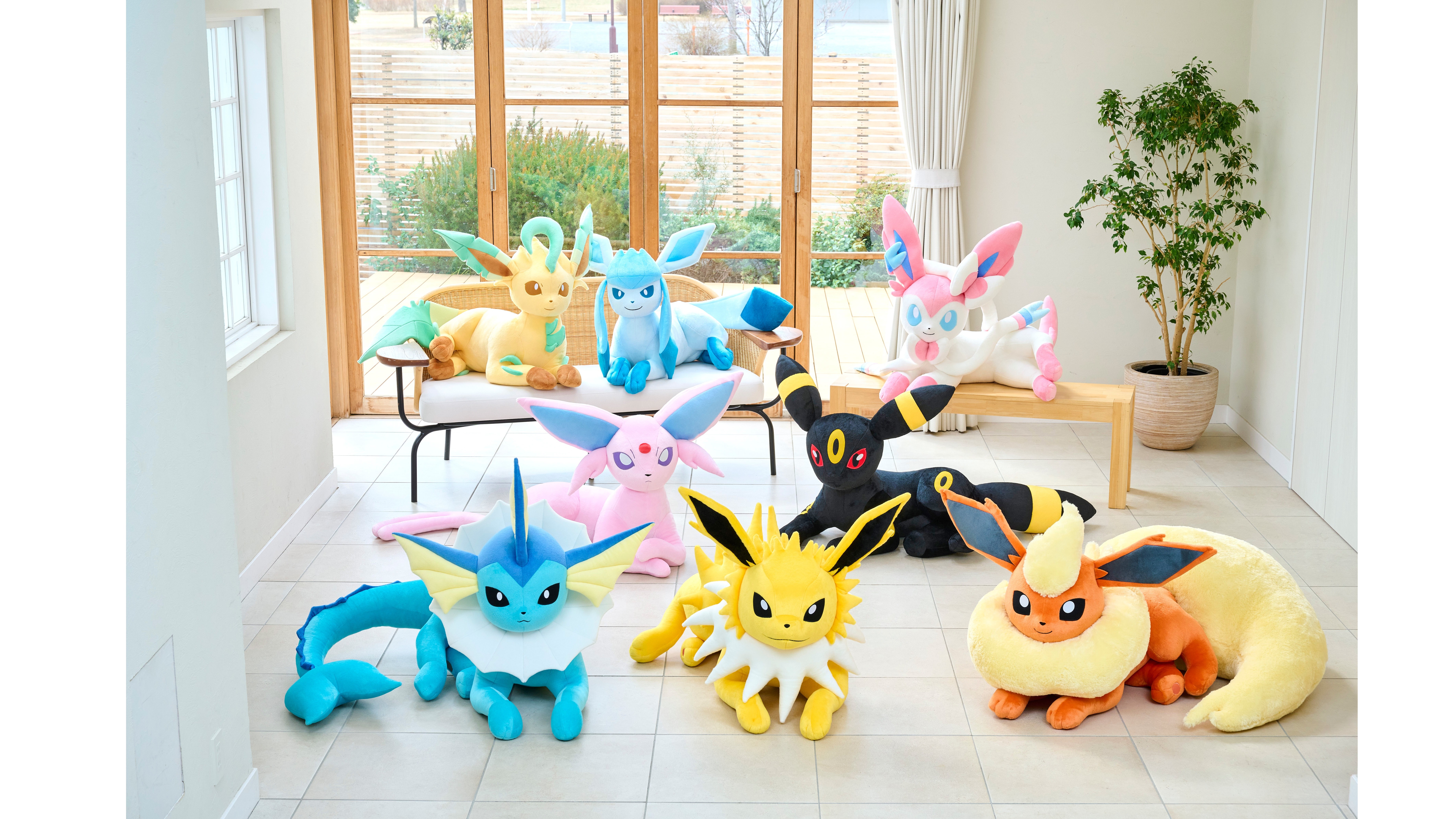 ポケモン』イーブイの進化形たちの等身大ぬいぐるみがポケモンセンター