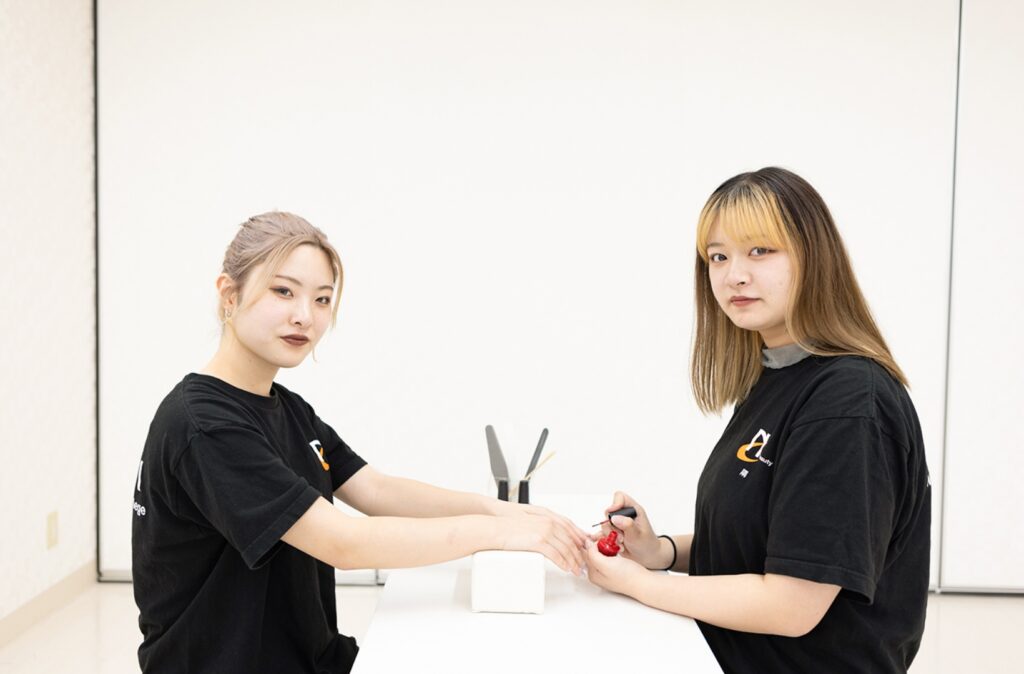 美容科／ネイルアート - 長崎県美容専門学校 オフィシャルサイト