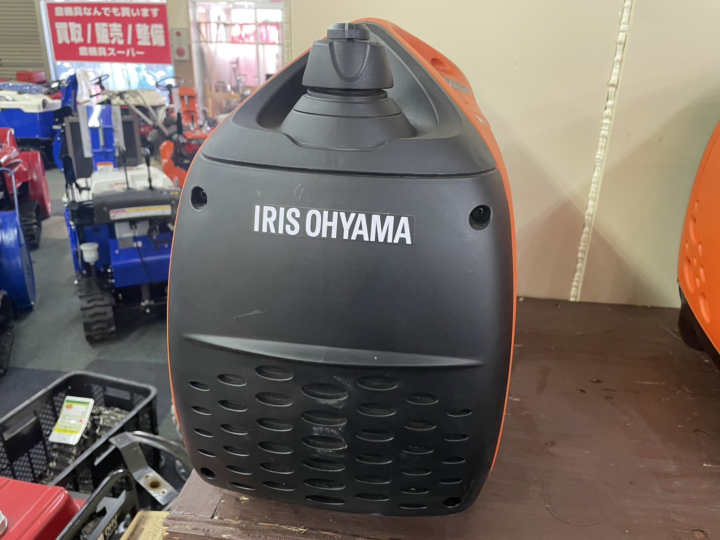 アイリスオーヤマ インバーター発電機 オレンジ PGEI-09 ｜ 農家の味方