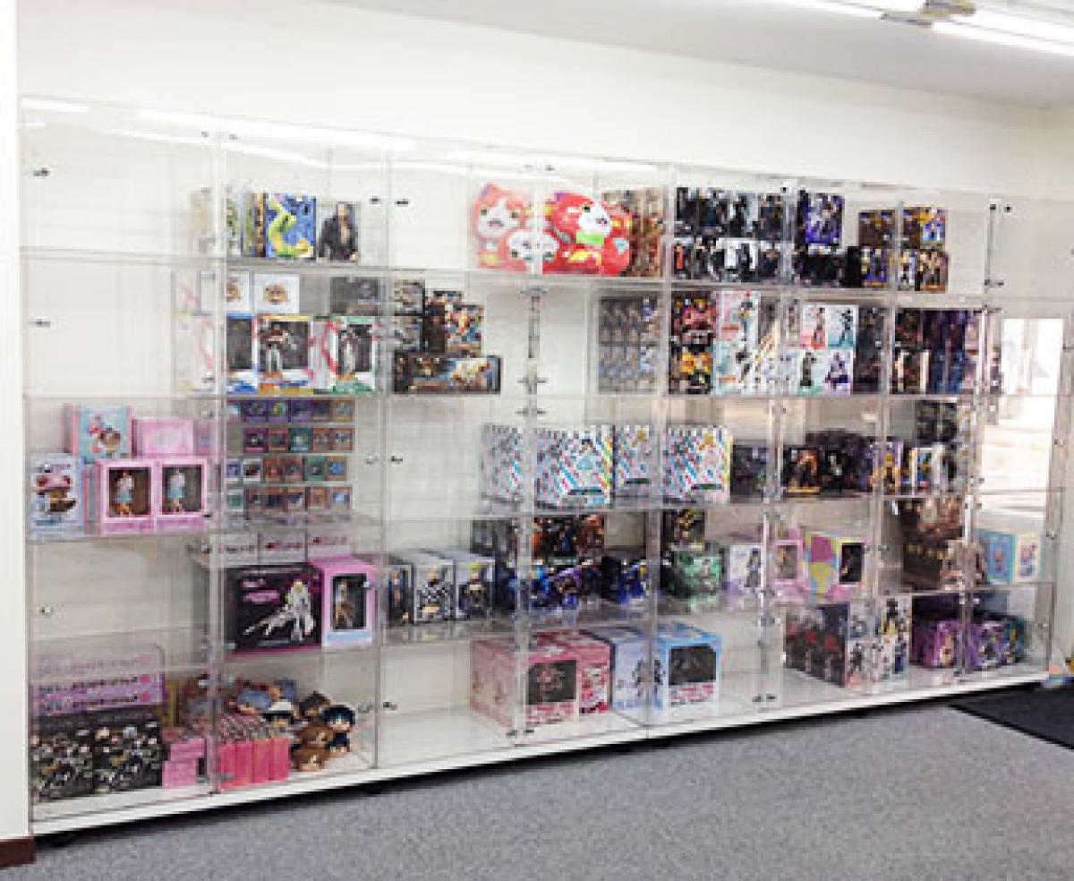 トレーディングカード用ショーケース、レンタルボックス | 株式会社 日