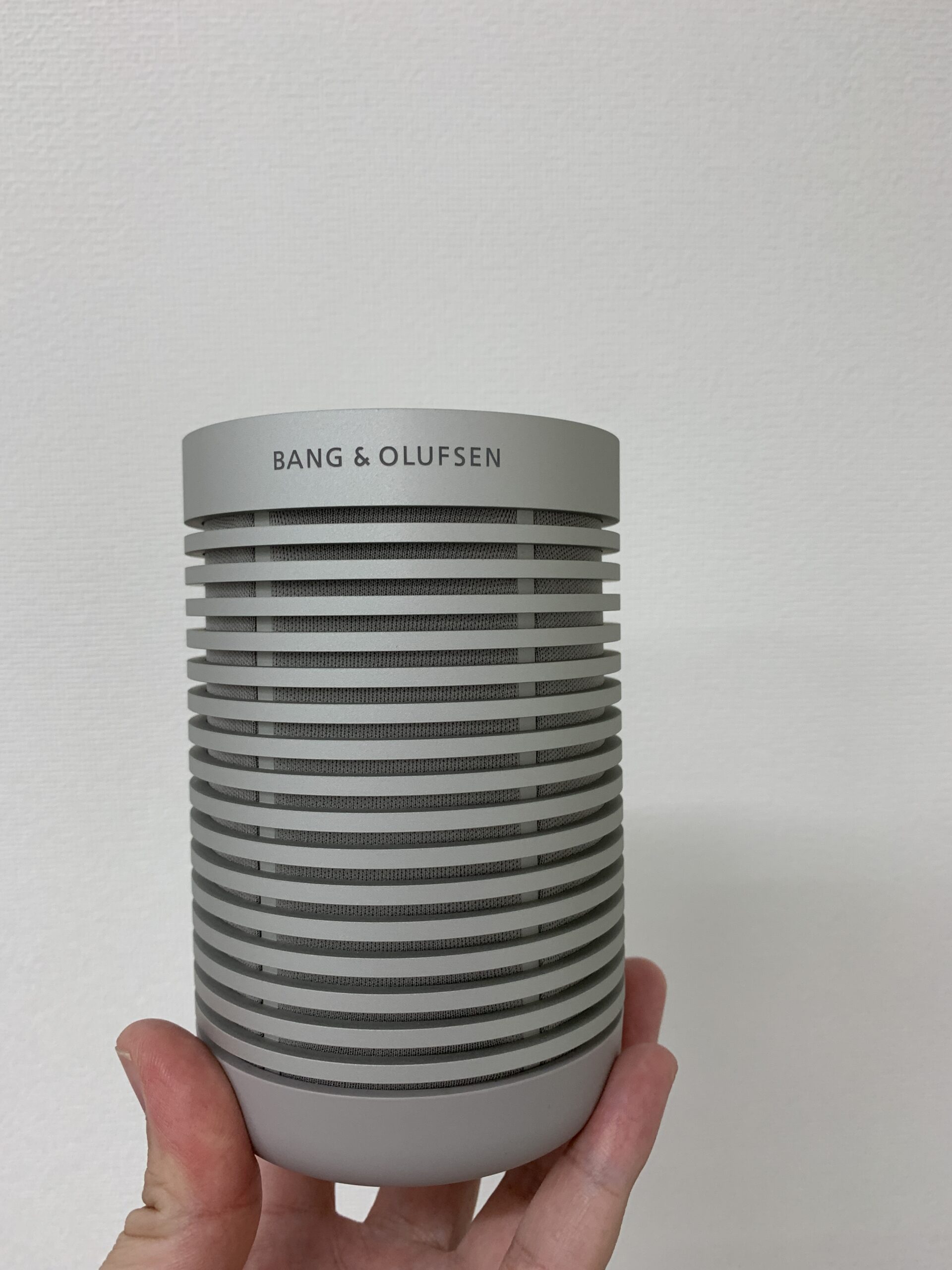 Beosound Explore（BANG & OLUFSEN）のアウトドアスピーカーはPCの