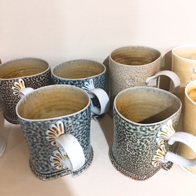 イギリスの陶芸作家 スティーブ・ハリソンのスタジオへ | Numero TOKYO