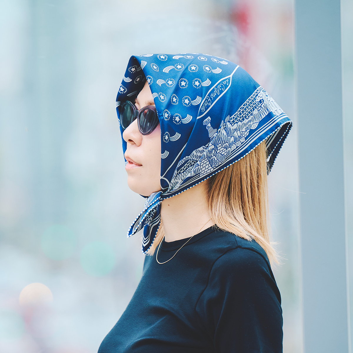 エルメス」のスカーフで、“真知子巻き”デビュー｜エディターの自腹買い