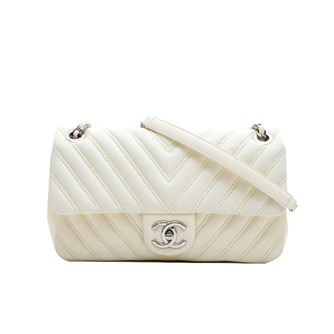 シャネル CHANEL Vステッチ ラムスキン ダブルチェーン 斜め掛け