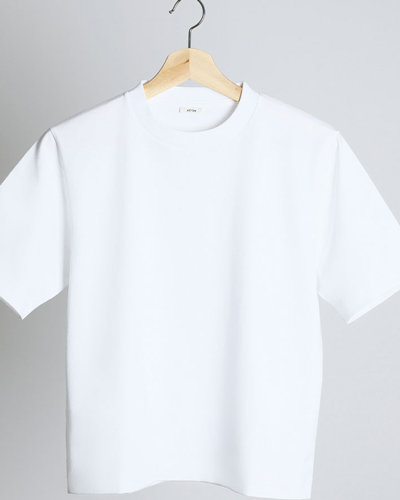 1枚で映える！働くOggi世代の【名品Tシャツ】編集部員が着てみた