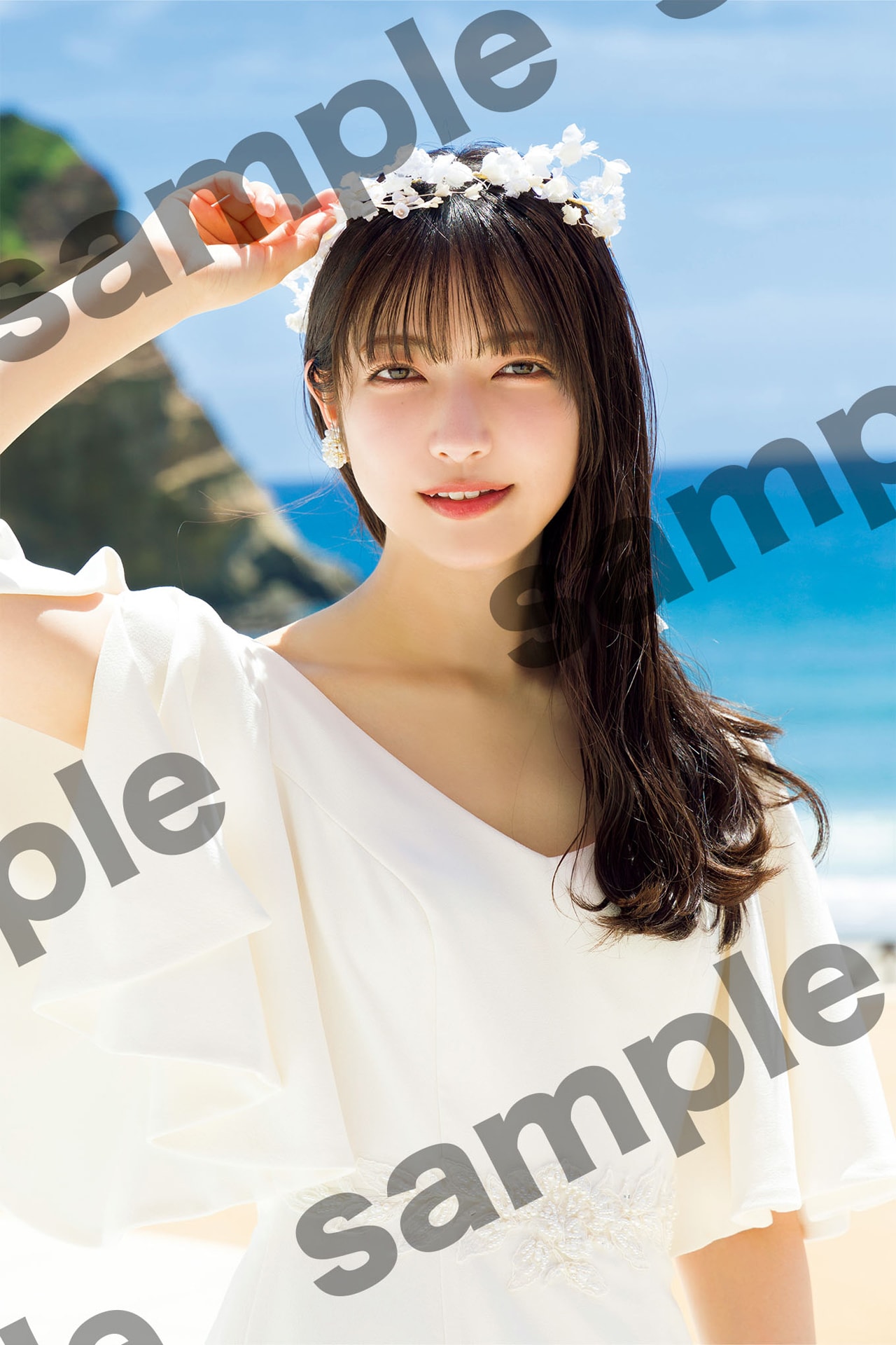 大園玲「櫻坂46 大園玲 1st写真集 半分光、半分影」より。（撮影