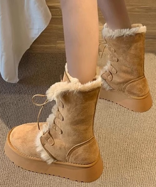 A'GEM/9 × .kom『.KOM/ドットケーオーエム』ムートンブーツ .KOM│A