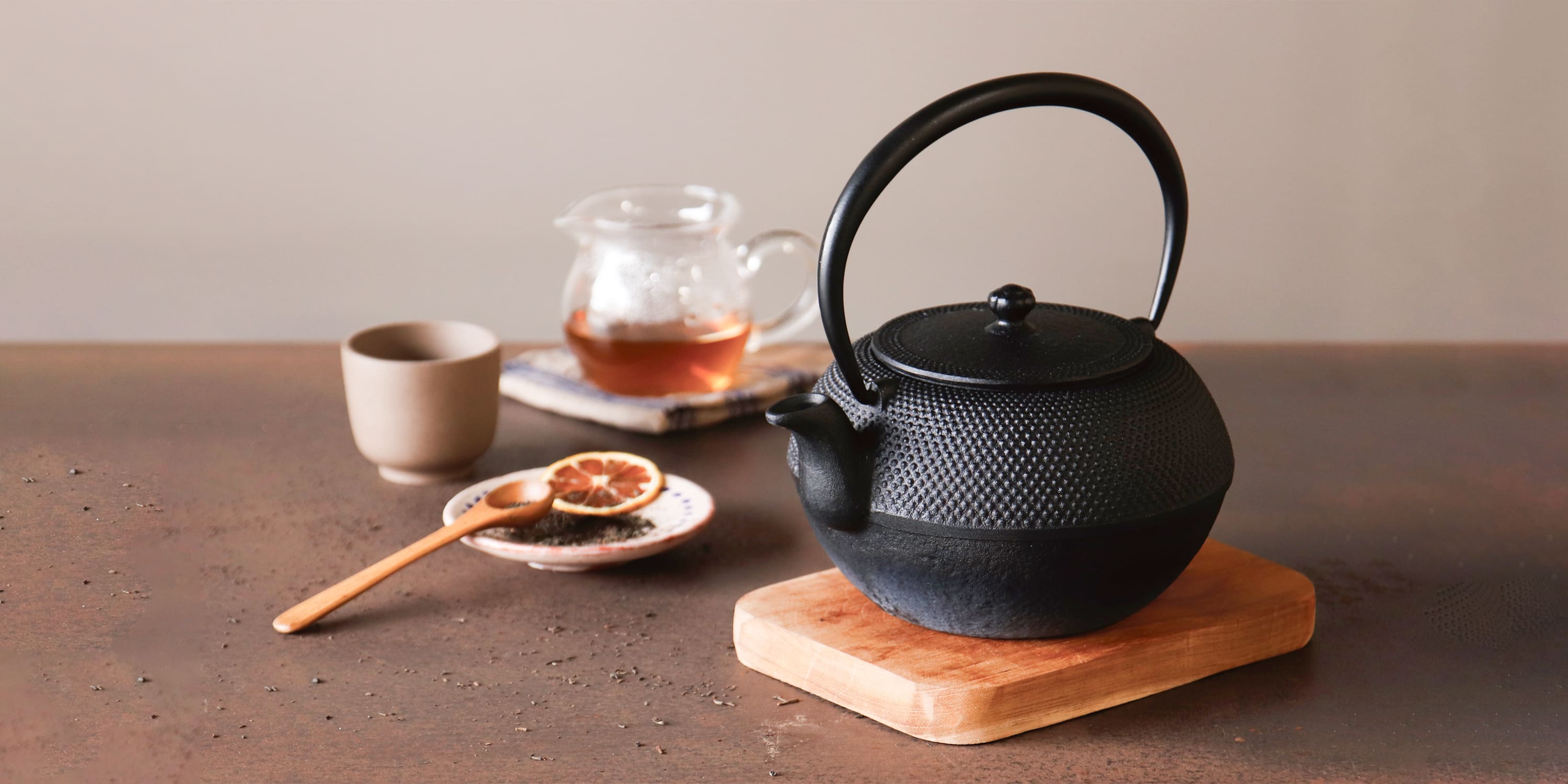 鉄瓶 まろみアラレ 1L| 南部鉄器の老舗 及源鋳造 OIGEN 公式オンライン