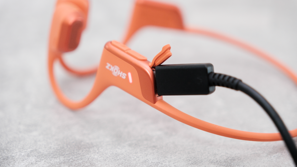 Shokzからデュアルドライバーを搭載する新型骨伝導イヤホン「OpenRun