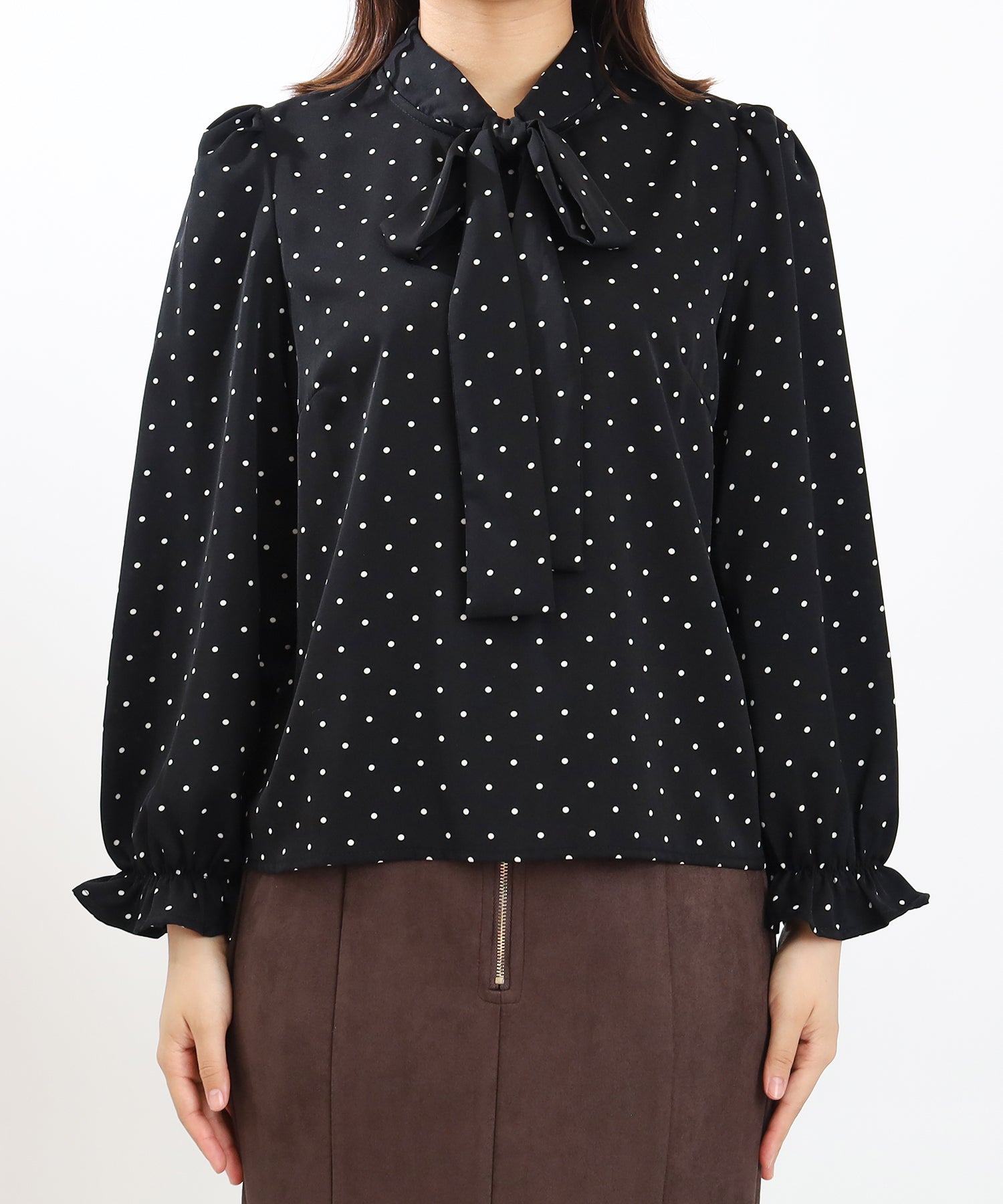 ミニドット柄ボウタイブラウス