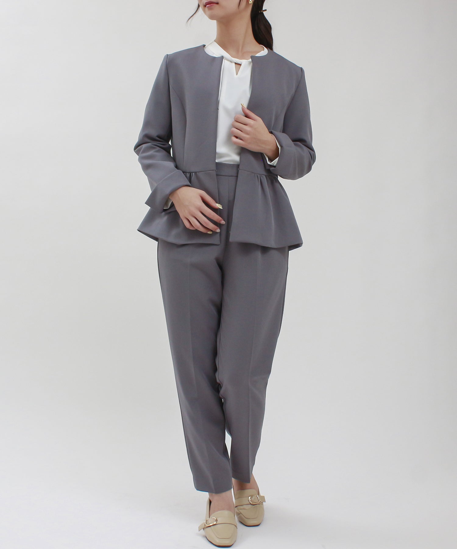 ノーカラーペプラムジャケット