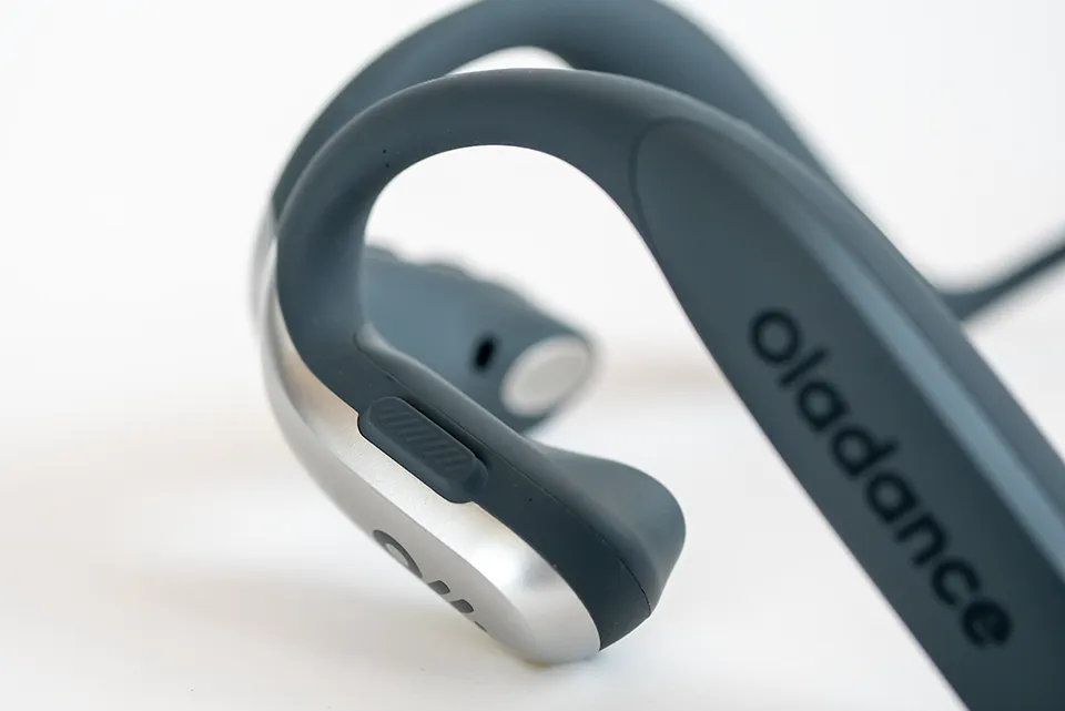 Oladance OWS Sports：耳を塞がずIPX8の防水に15時間再生のバッテリー