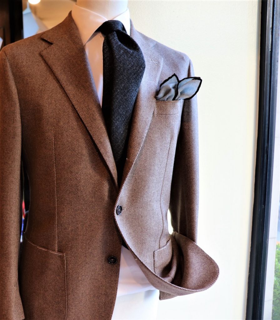 De Petrilloの”大人の色気”キャメルカラージャケット。│Oyster 青山