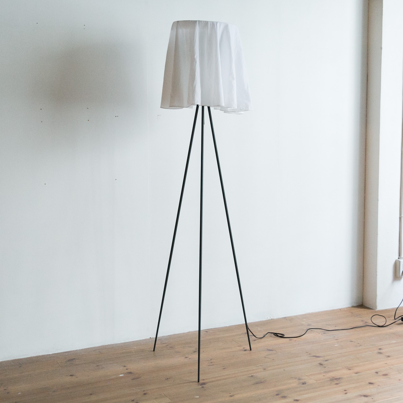 ロージーアンジェリス スタンドライト | フロス(FLOS) | リグナテラス