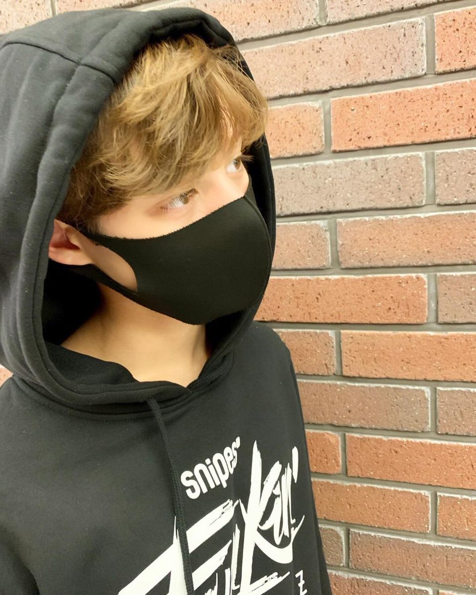 ジェイ（画像3枚）：中間テスト終了✍🏼 . . . おつかれ😅 . . It's