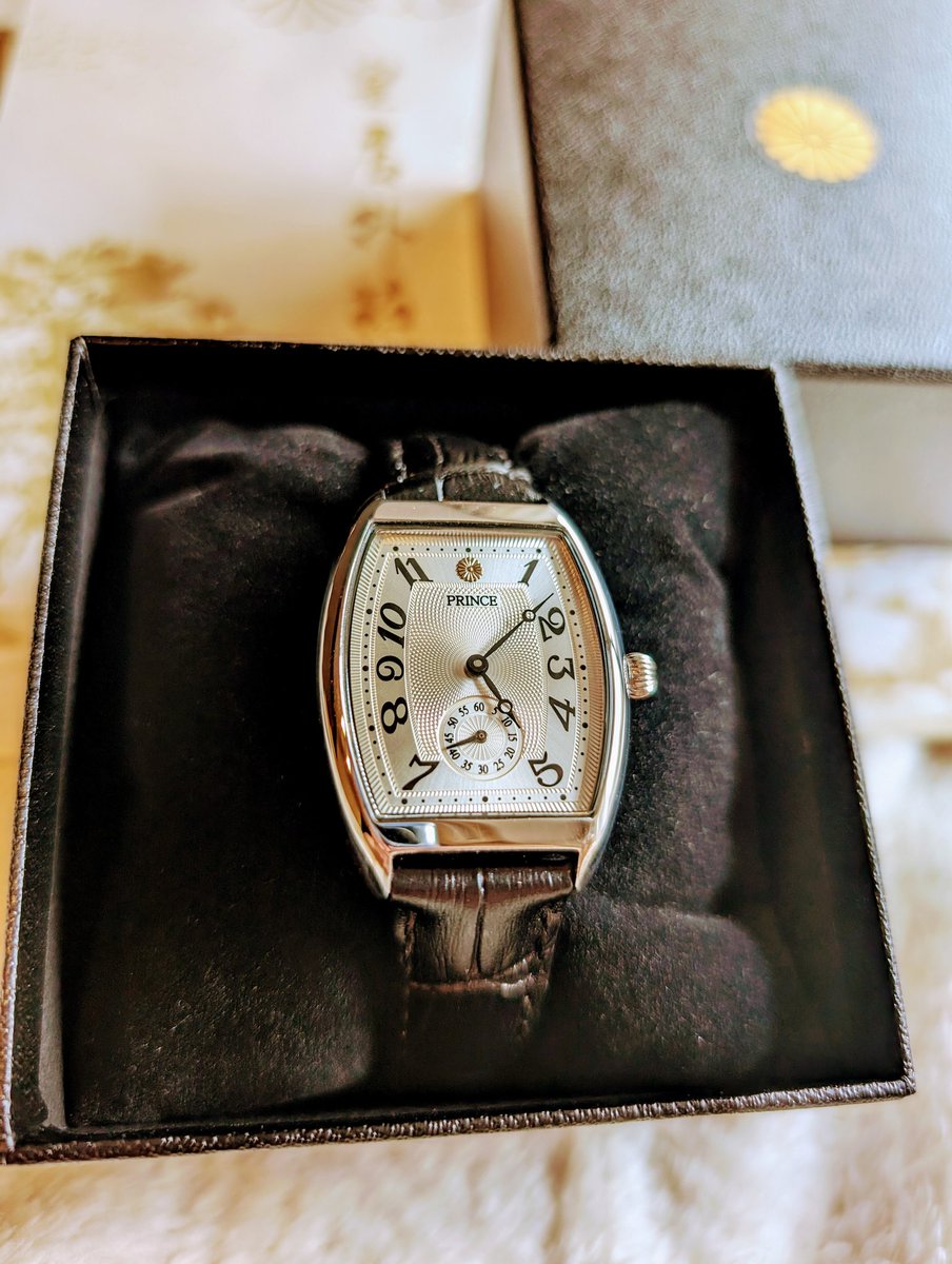 もちろん皇居売店のお財布とかも買ったんだけど、これだけ買って1万円