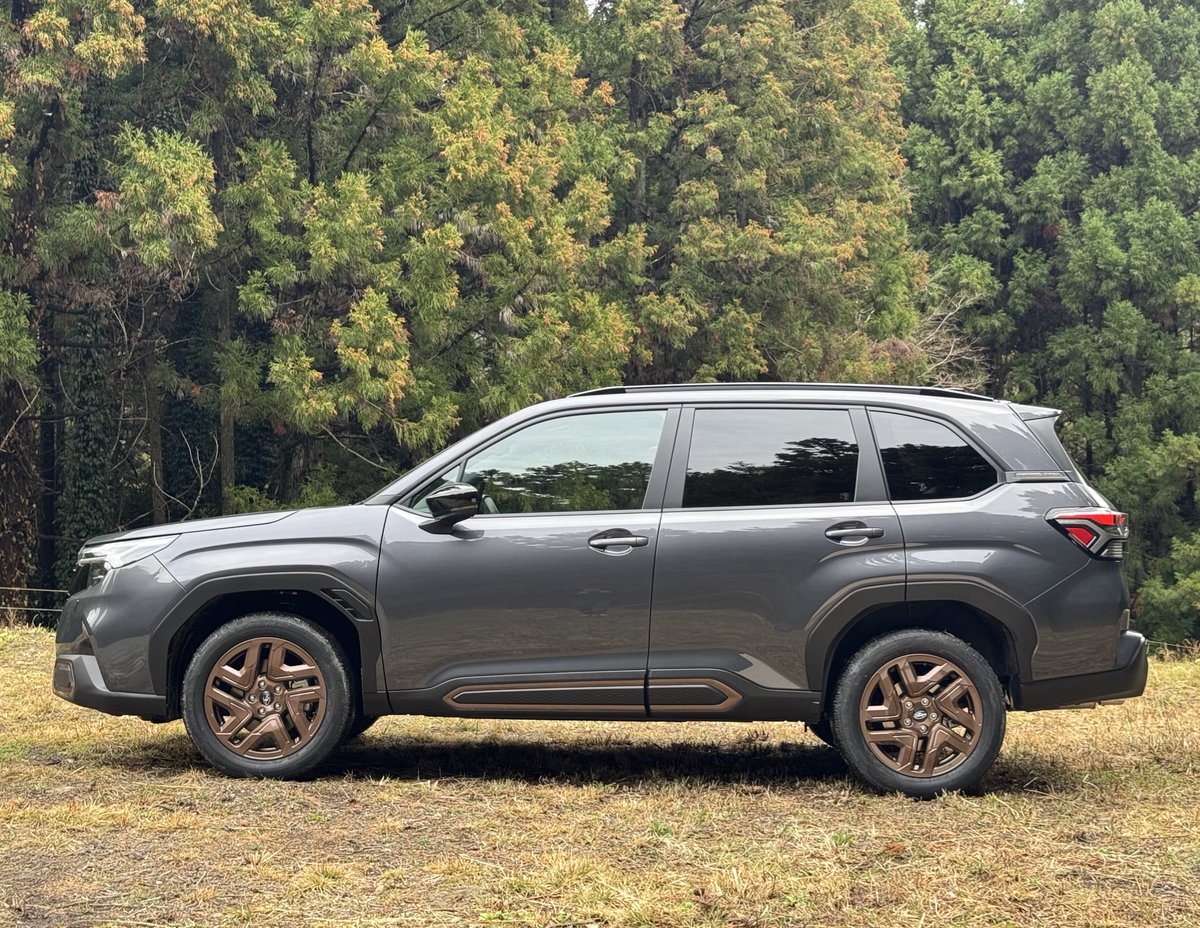 新型フォレスター、1.8LターボのSPORTのみ、ブロンズのホイールになる