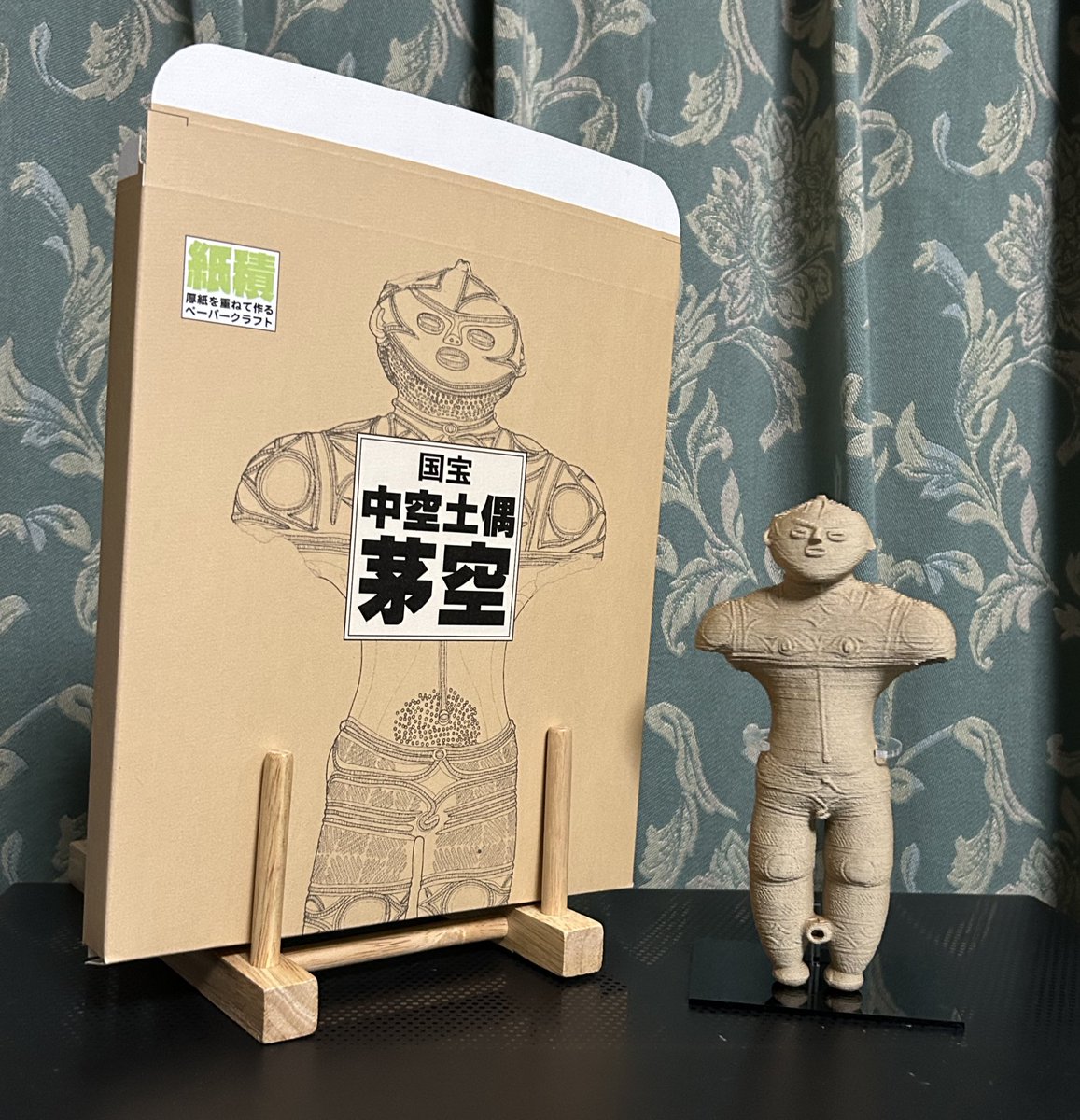 紙で作る国宝中空土偶茅空です！ 輪切りにされたシールの厚紙を番号