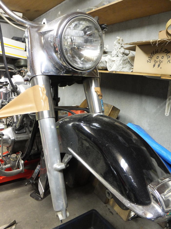 FLH のフロントフォークをバラそう！！ : ウエスティー、味な店