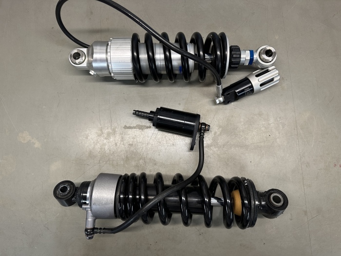 マイ ローライダーST リアショック オーリンズ に交換！ : ウエス