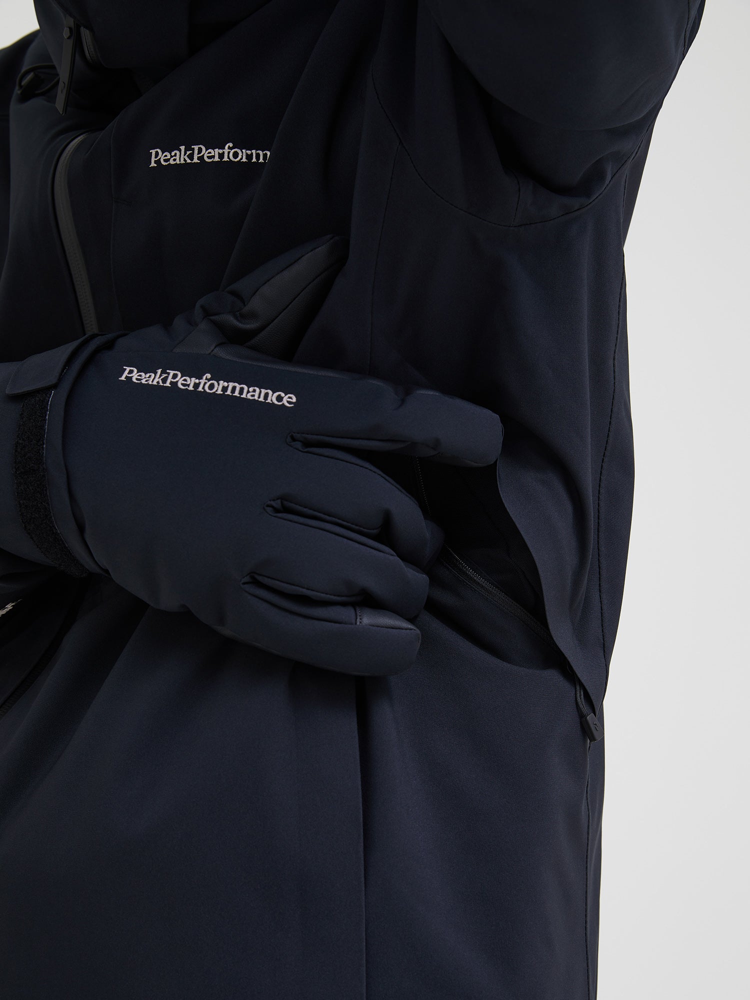 マルーン ジャケット メンズ – ピークパフォーマンス公式オンラインストア