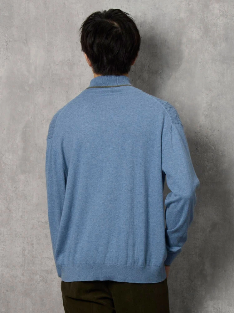 ブルー TRANS CONTINETNS バイカラーカシミヤ混タートルネックニット