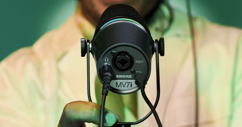 Shure's MV7i is the First Desktop Mic With Built-In Dual-Channel