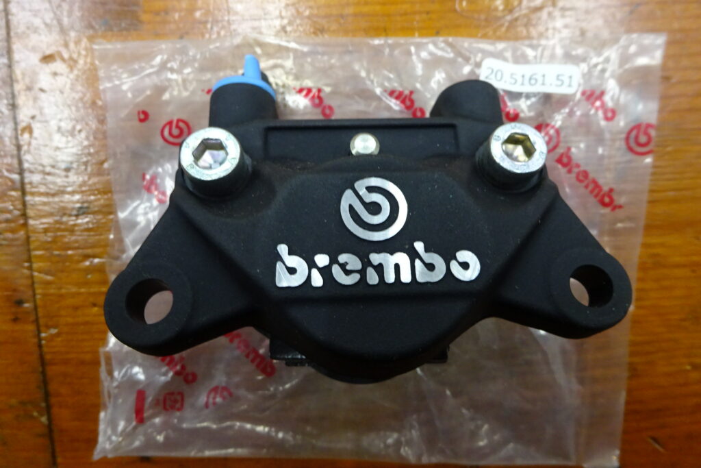 中古買取】brembo 84mmﾋﾟｯﾁ リアキャリパー買取！ | パーツランド