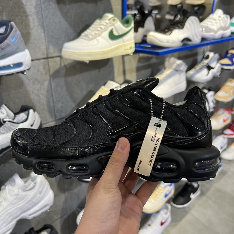 NIKE AIR MAX PLUS BLACK/BLACK-BLACK（ナイキ エア マックス プラス