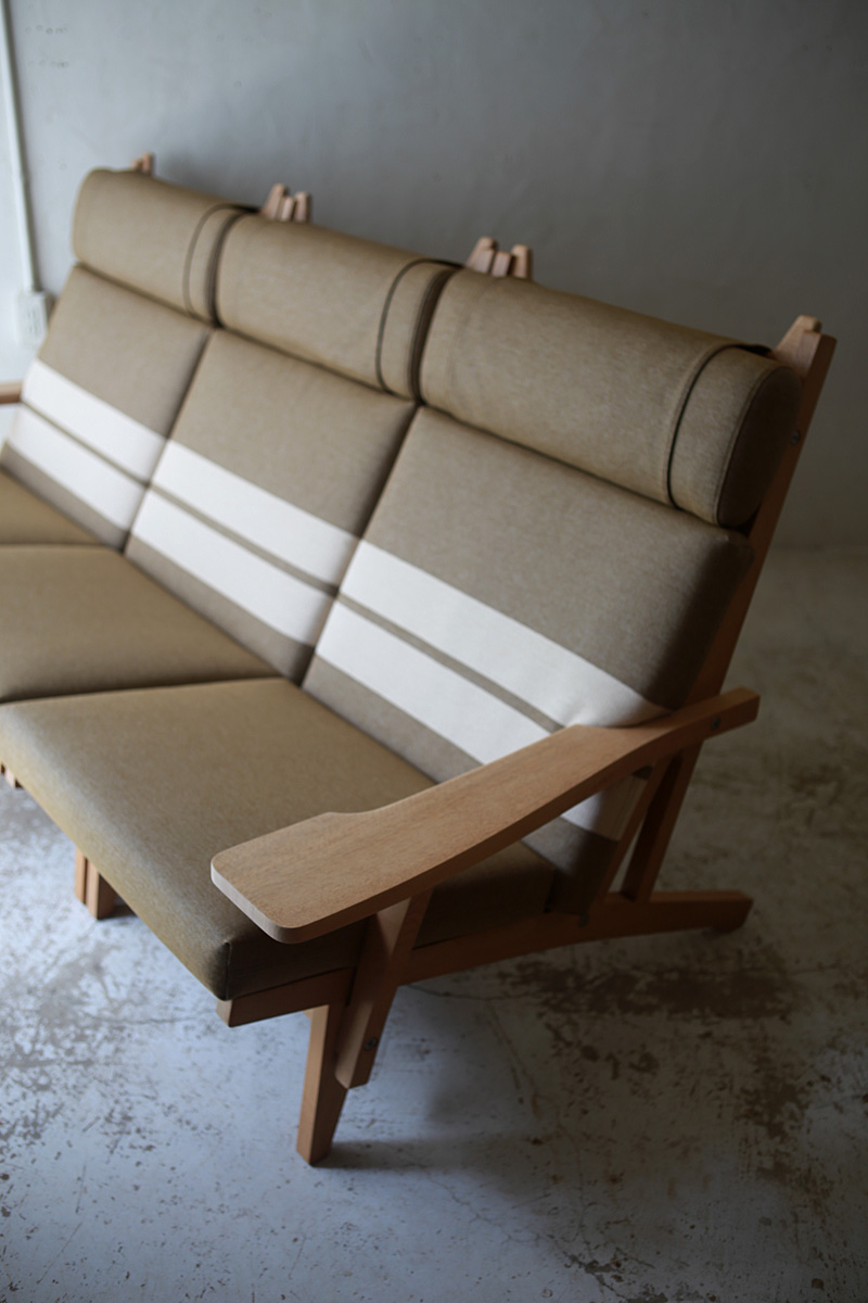 3 Seat Sofa ” GE375 ” by Hans.J.Wegner | phono | 金沢 北欧 中古