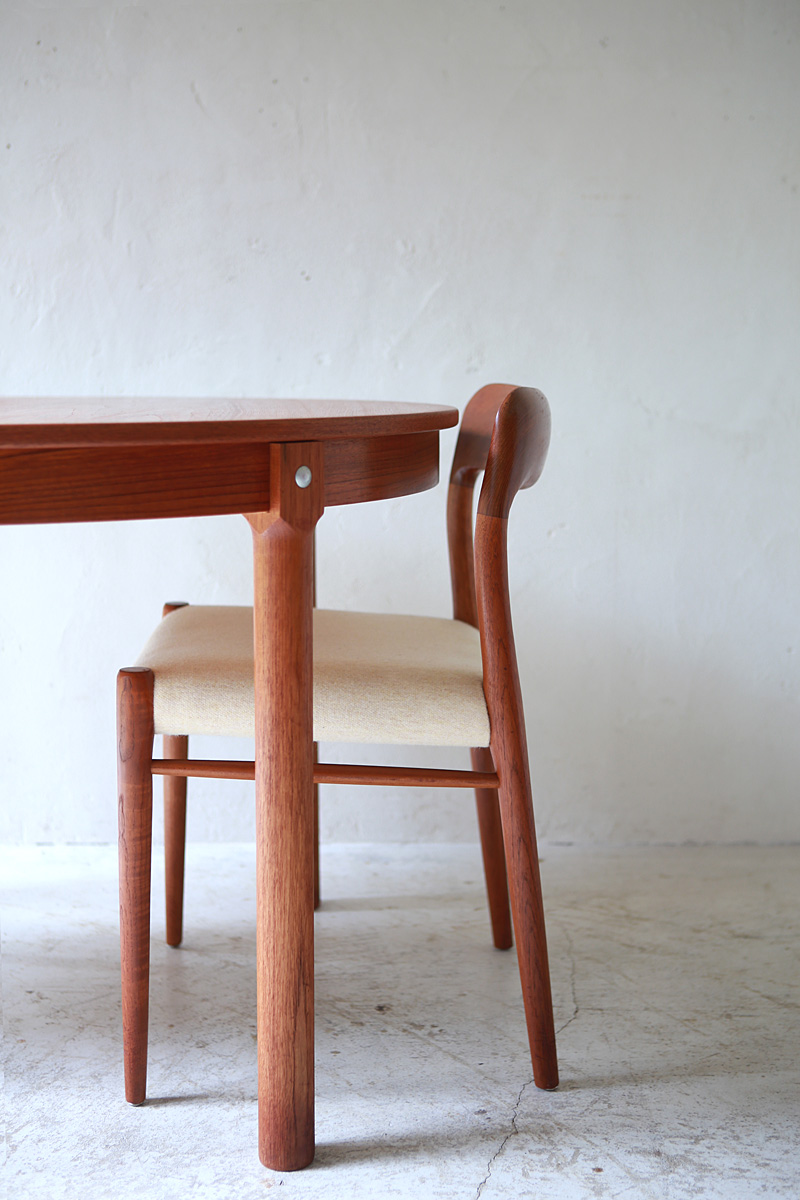 Round Dining Table for Gudme Møbelfabrik | phono | 金沢 北欧 中古