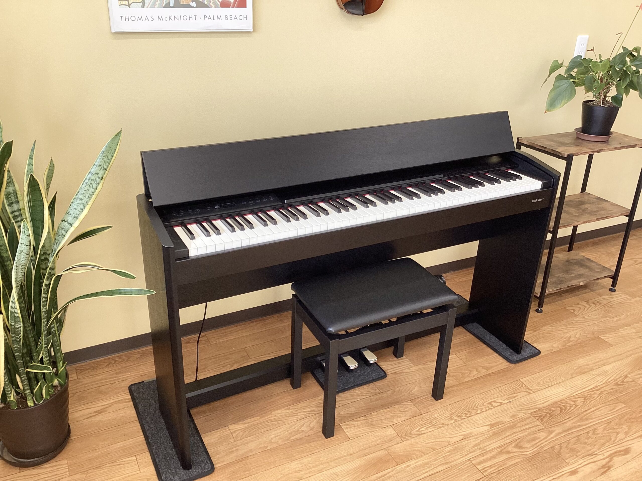 ローランド F701-CB 黒木目調仕上げ 中古 2022年製 Roland Home Piano