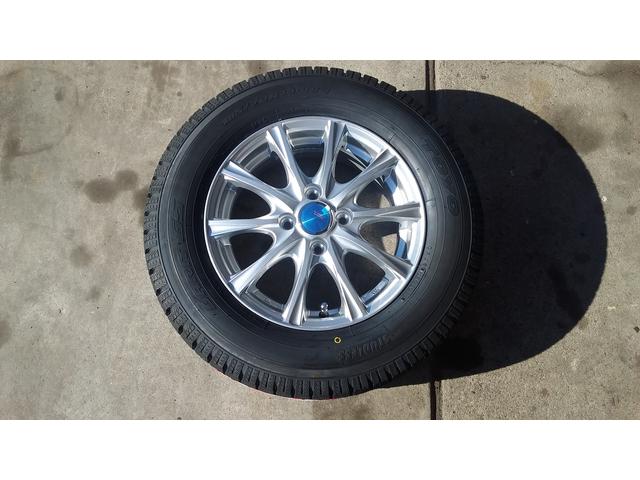 日産ノートèパワー アルミホイール付きスタッドレスタイヤセット販売