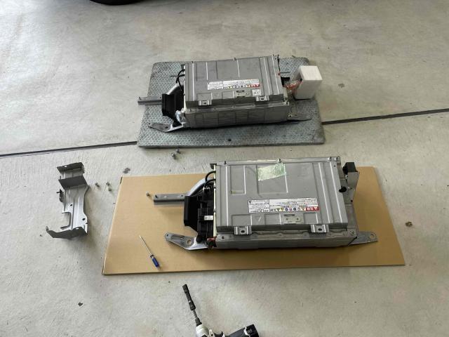 トヨタ アクア NHP10 ハイブリッドバッテリー交換 P0A80 電池内部異常