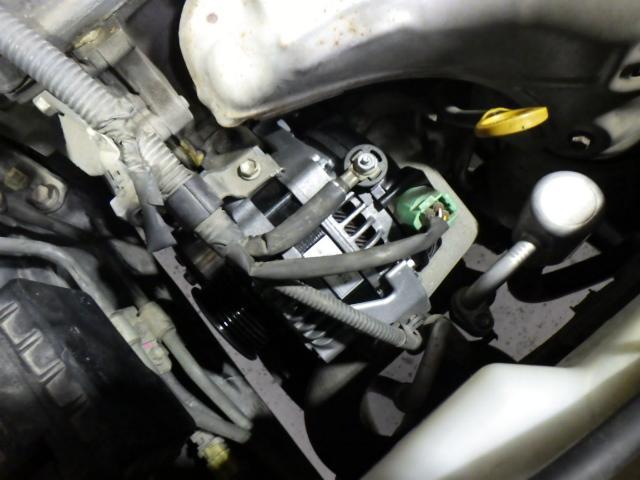 トヨタ AZR65G AZR60G ノア リビルト オルタネーター交換 ベルト交換
