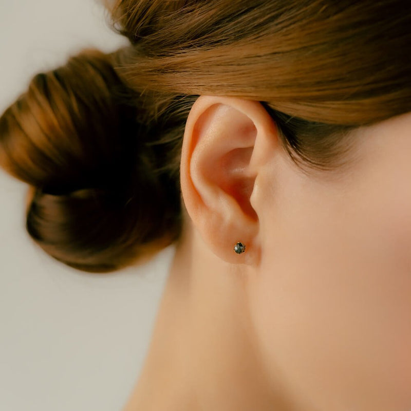 メンズ軟骨ピアス│ブラックダイヤモンド ピアス K18/PT – PICOLLET